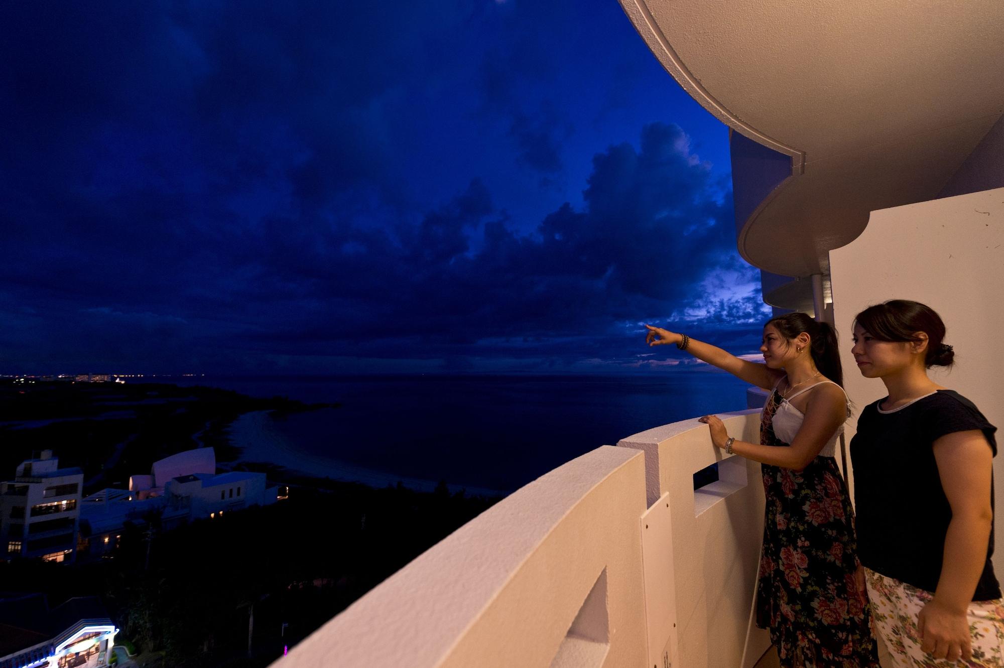 Royal Hotel Okinawa Zanpamisaki Yomitan Buitenkant foto